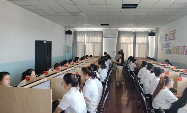 理但稳得一, 比赛分了两, 学校火热开 理但稳得一, 比赛分了两, 学校火热开