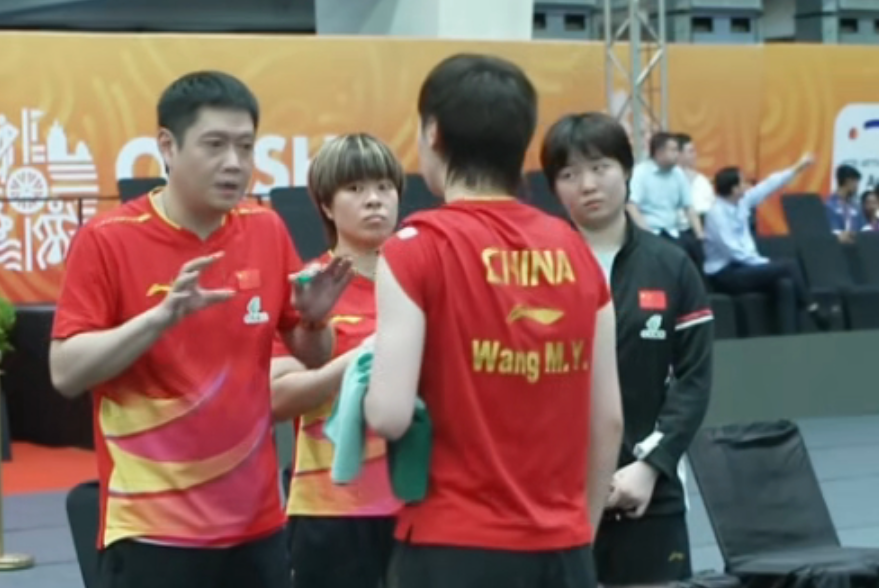 昱轻重结合, 助女团拿下 昱轻重结合, 助女团拿下